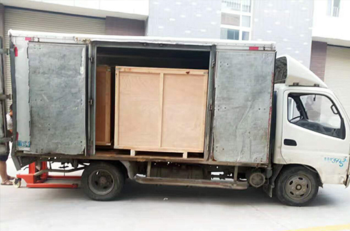 南平客戶SMT設(shè)備專車送貨，貨到上門安裝調(diào)試