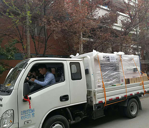 溫州客戶SMT設(shè)備專車送貨，貨到上門安裝調(diào)試