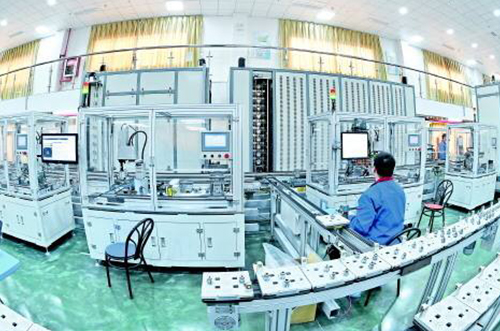 2020年全省工業(yè)總產(chǎn)值達(dá)2萬(wàn)億元，貴州省發(fā)力大數(shù)
